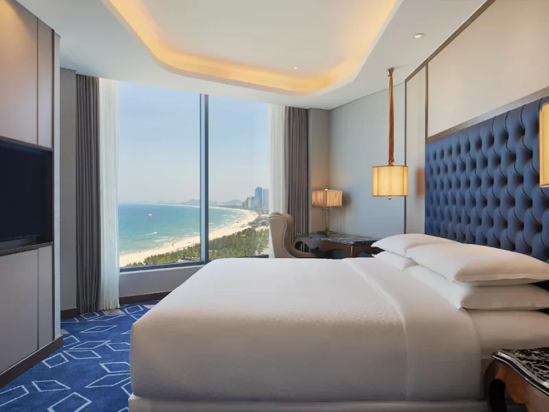 Corner Suite King with Ocean View